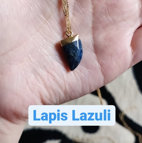 Natural 🔮🤍 crystal pendant 🤍🔮 gold chained necklaces - Picture 6 of 11